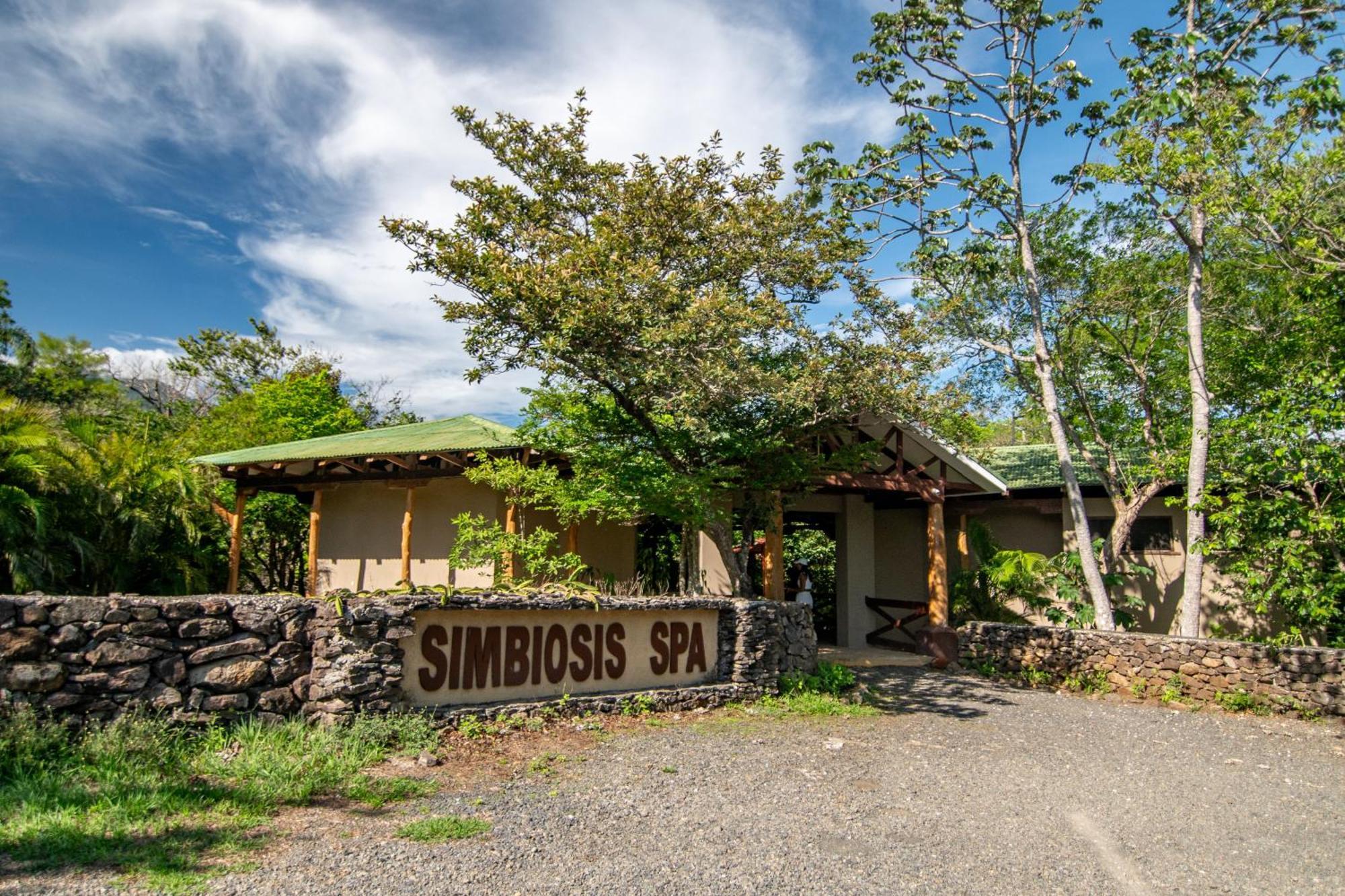 瓜齐佩林庄园火山牧场农场酒店及温泉 利比里亚 外观 照片