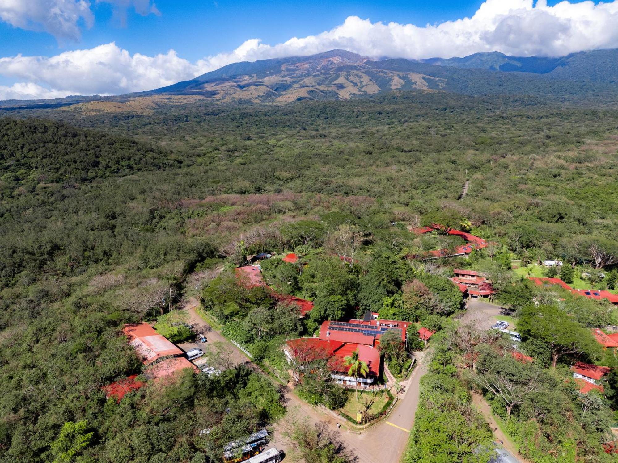 瓜齐佩林庄园火山牧场农场酒店及温泉 利比里亚 外观 照片